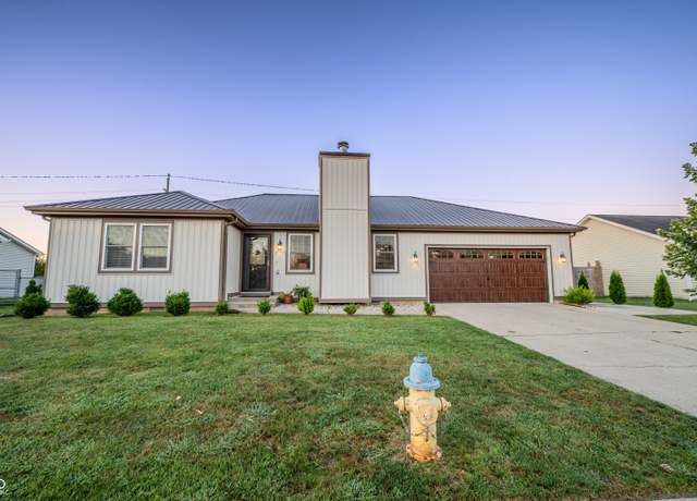 Property at 3361 Spring Valley Dr, Columbus, IN 47203, 3 beds, 2 baths