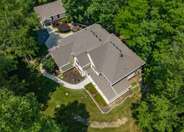 Property at 1104 W Greencastle Rd, Mooresville, IN 46158, 5 beds, 4.5 baths