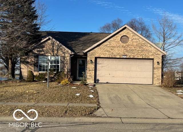 Property at 520 Gatewood Dr, Greenwood, IN 46143, 3 beds, 2 baths