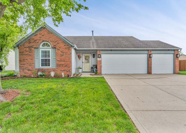 Property at 8375 Eagles Nest Dr, Avon, IN 46123, 3 beds, 2 baths