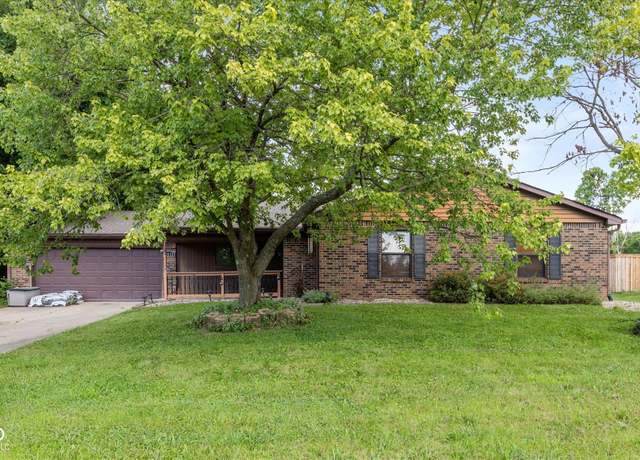 Property at 3830 Pineview Ln, Greenwood, IN 46142, 4 beds, 2 baths