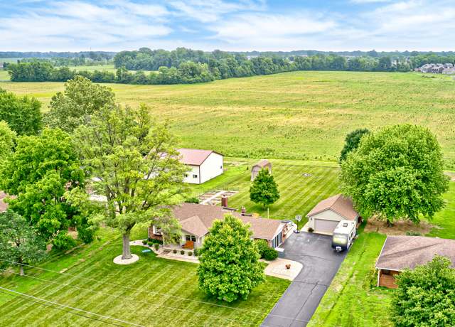 Property at 333 N Windswept Rd, Greenfield, IN 46140, 3 beds, 2 baths