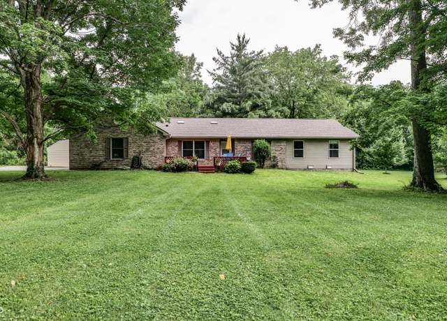 Property at 1000 Janet Dr, Greenwood, IN 46142, 4 beds, 3.5 baths
