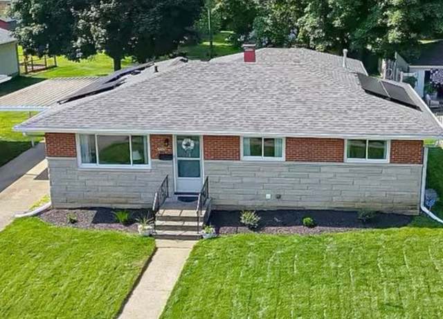 Property at 5609 Meadowood Dr, Indianapolis, IN 46224, 5 beds, 2.5 baths