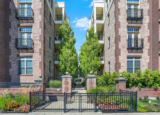Property at 450 E Ohio St #321, Indianapolis, IN 46204, 2 beds, 2.5 baths