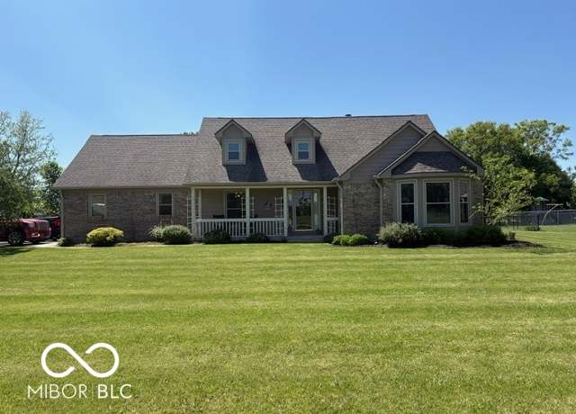 Property at 916 N County Road 500 E, Avon, IN 46123, 5 beds, 3 baths