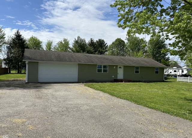 Property at 1435 E New Rd, Greenfield, IN 46140, 3 beds, 2 baths