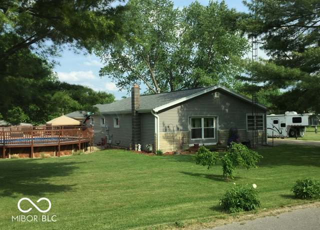Property at 991 W Clarks Ln, Rushville, IN 46173, 3 beds, 1 bath