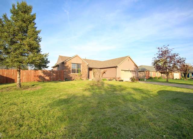 Property at 8911 Country Walk Ct, Indianapolis, IN 46227, 3 beds, 2 baths
