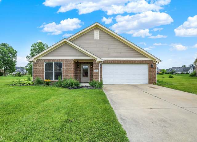 Property at 1393 N Salem Ct, Greenfield, IN 46140, 3 beds, 2 baths