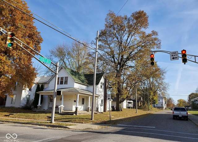 Property at 2032 Central Ave, Anderson, IN 46016, 4 beds, 5 baths