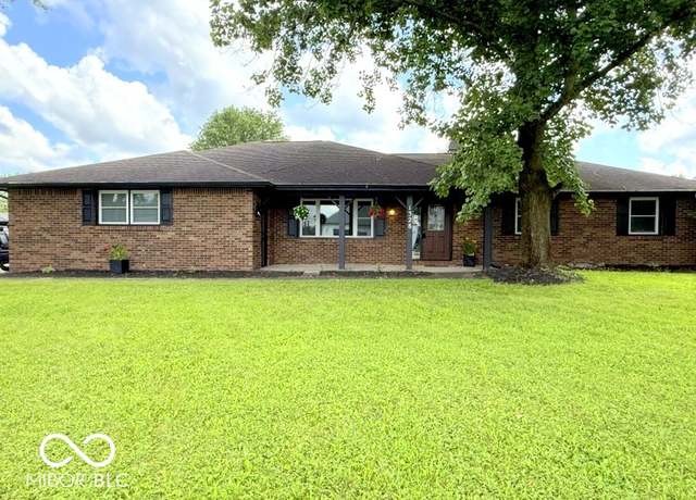 Property at 1328 N 300 E, Anderson, IN 46012, 3 beds, 2.5 baths