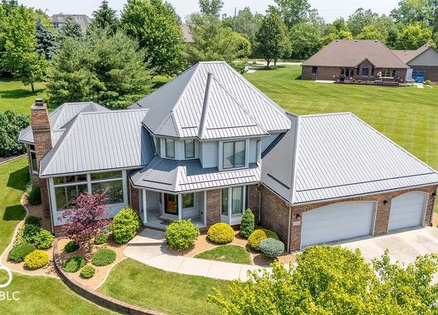 Property at 4416 Lakeshore Dr, Kokomo, IN 46901, 4 beds, 2.5 baths