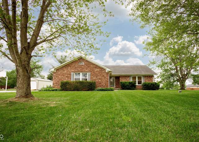 Property at 4901 E County Road 100 N, Avon, IN 46123, 3 beds, 2 baths