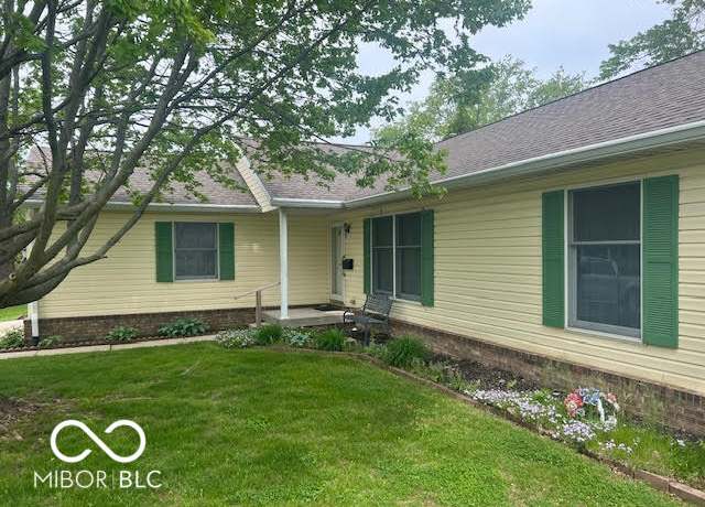 Property at 1026 Embassy Dr, Crawfordsville, IN 47933, 3 beds, 2 baths