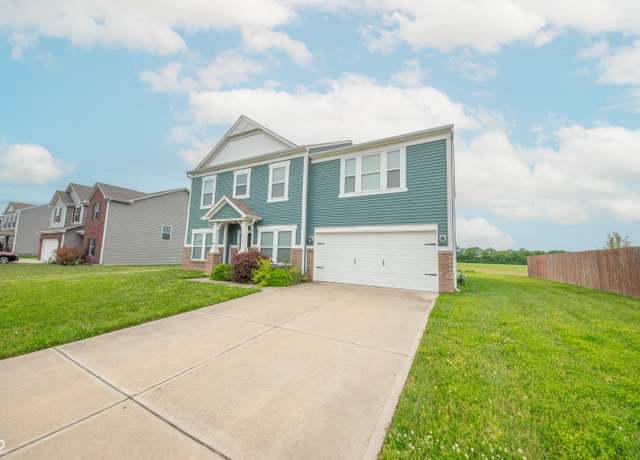 Property at 4712 Clairmont Dr, Columbus, IN 47203, 4 beds, 2.5 baths