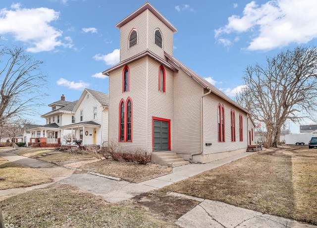 Property at 509 E Jefferson St, Crawfordsville, IN 47933, 6 beds, 3 baths