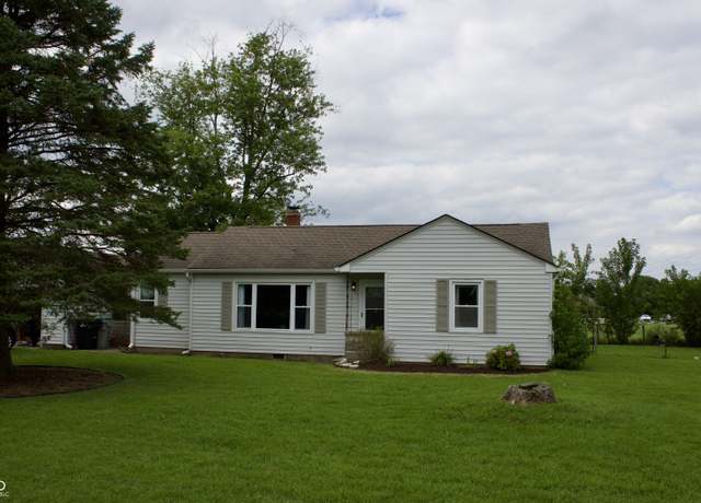 Property at 1430 Estates Dr, Greenwood, IN 46142, 3 beds, 1 bath