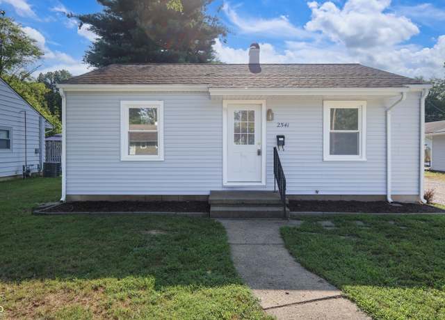 Property at 2541 Pearl St, Columbus, IN 47201, 2 beds, 1 bath