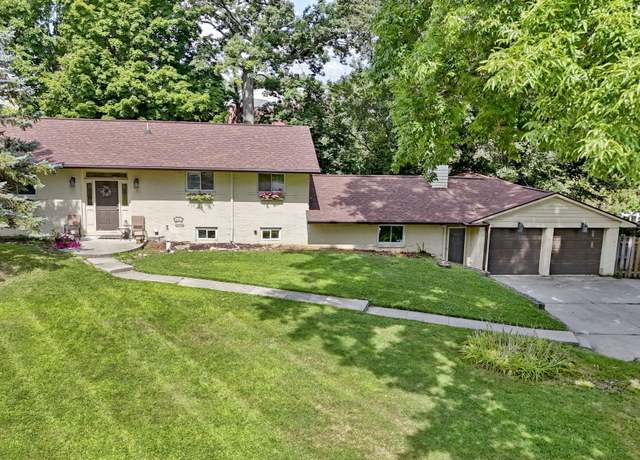 Property at 110 Beechmont Dr, Carmel, IN 46032, 4 beds, 2.5 baths