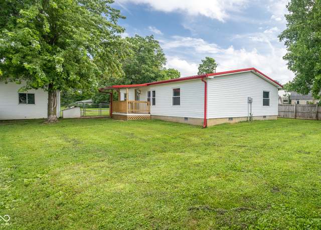 Property at 32 Martinsville St, Greencastle, IN 46135, 3 beds, 2 baths