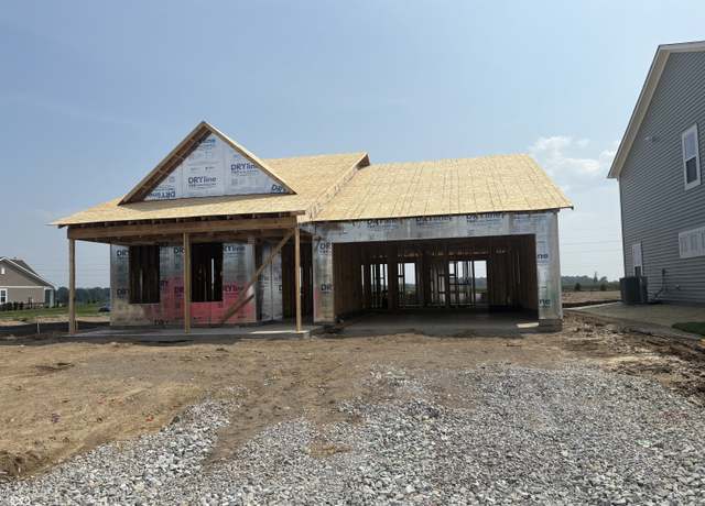 Property at 735 Oakleaf Dr, Greenfield, IN 46140, 3 beds, 2 baths