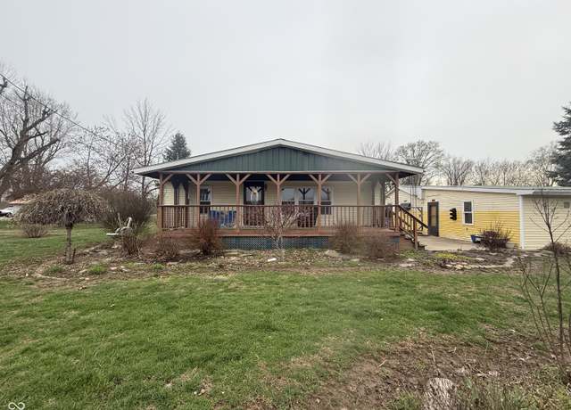 Property at 401 E Ferry St, Cayuga, IN 47928, 2 beds, 1 bath