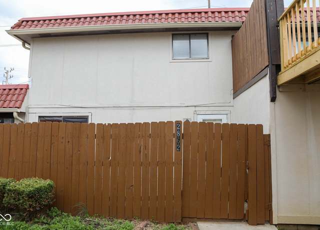 Property at 2862 Punto Alto Ct, Indianapolis, IN 46227, 2 beds, 1.5 baths