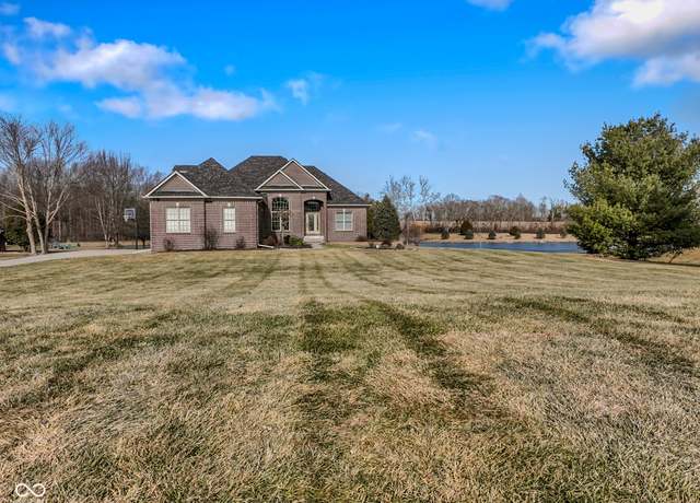 Property at 8152 Cottonwood Dr, Martinsville, IN 46151, 4 beds, 4.5 baths