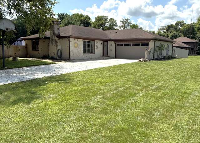Property at 4303 Kings Ln, Plainfield, IN 46168, 3 beds, 2.5 baths