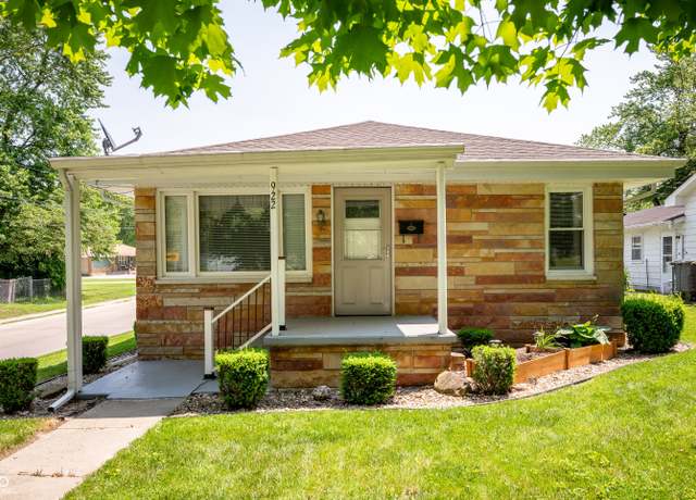 Property at 922 N Broadway St, Seymour, IN 47274, 3 beds, 1 bath