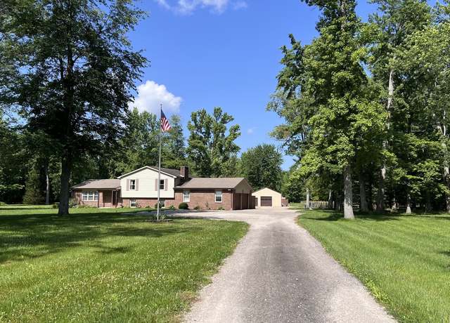 Property at 6602 S 400 W, Columbus, IN 47201, 3 beds, 2.5 baths