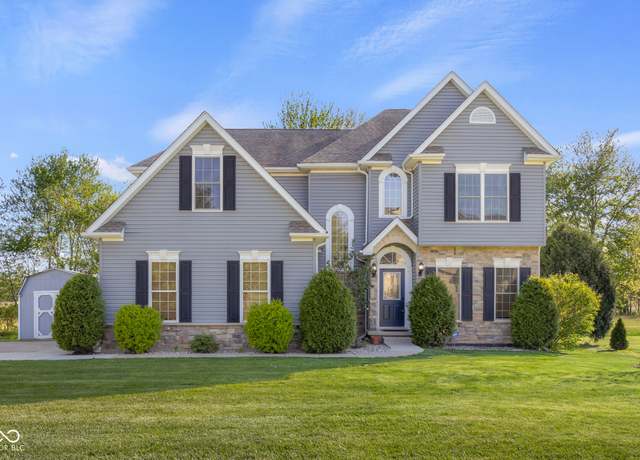 Property at 7845 W Hillside Dr, Columbus, IN 47201, 3 beds, 2.5 baths