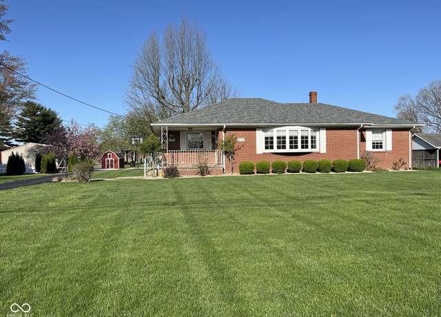 Property at 1208 S Walnut St, Seymour, IN 47274, 3 beds, 2 baths