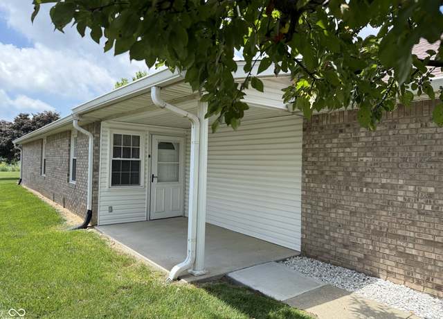 Property at 951 Plaza Dr, Martinsville, IN 46151, 2 beds, 1 bath