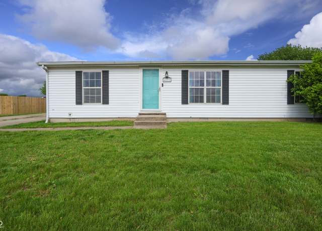 Property at 4632 Willowbrook Dr, Columbus, IN 47203, 2 beds, 2 baths