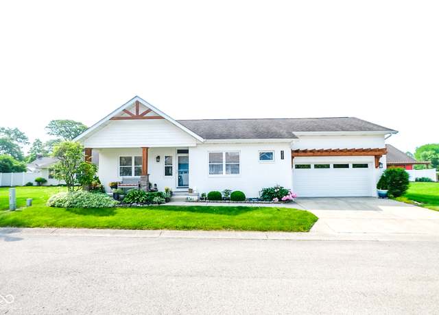 Property at 4305 W Coyote Run Ct, Muncie, IN 47304, 2 beds, 2 baths