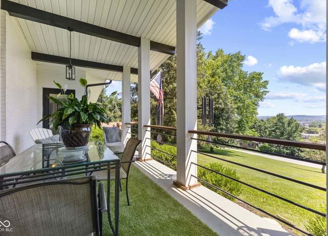 Property at 589 Valley Dr, Martinsville, IN 46151, 4 beds, 2 baths