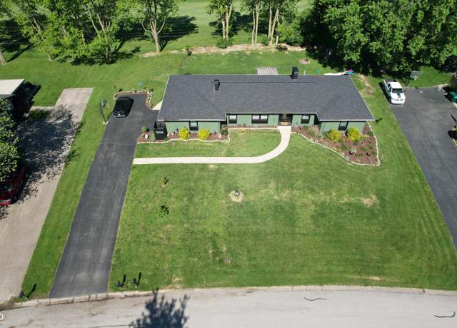 Property at 2028 Fairway Dr, Greencastle, IN 46135, 3 beds, 2 baths