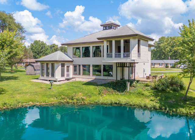 Property at 2303 Wayne Dr, Greenfield, IN 46140, 3 beds, 2.5 baths