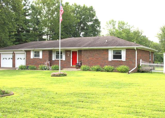 Property at 925 Moro Ln, Danville, IN 46122, 3 beds, 2 baths