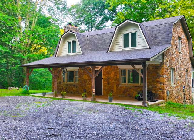 Property at 6150 Red Day Rd, Martinsville, IN 46151, 3 beds, 4 baths