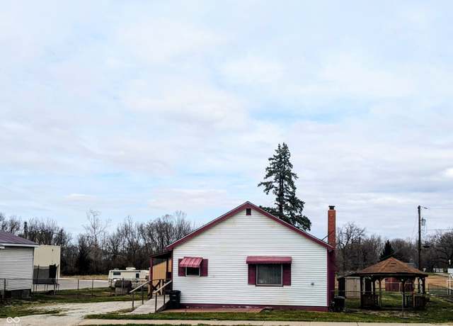 Property at 724 E 5th St E, Connersville, IN 47331, 2 beds, 1 bath