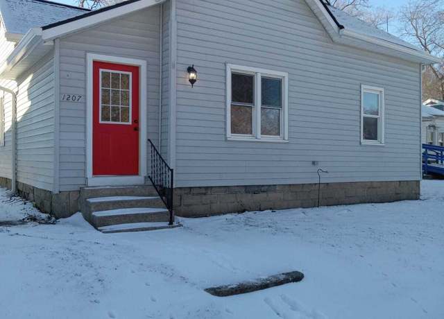 Property at 1207 W 10th St, Anderson, IN 46016, 3 beds, 2 baths