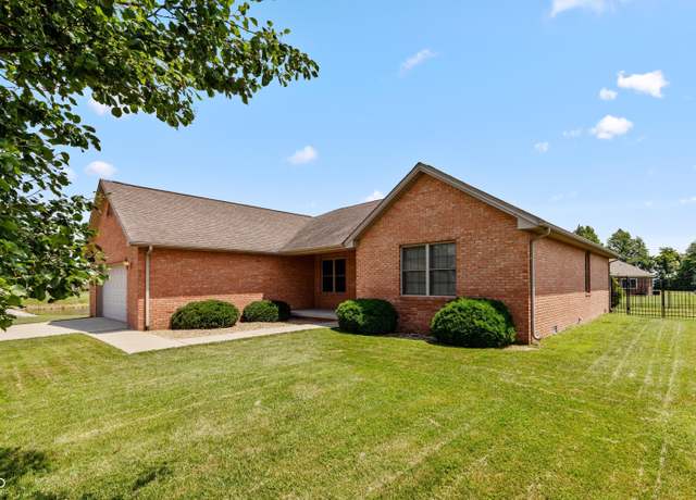 Property at 1977 Sophia Ln, Seymour, IN 47274, 4 beds, 3 baths