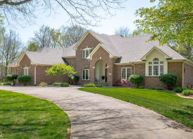 Property at 923 Woodcrest Way, Anderson, IN 46012, 5 beds, 4 baths