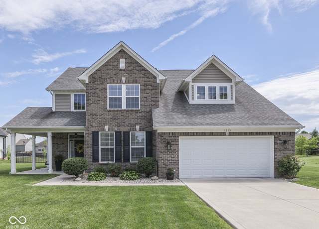 Property at 1215 W Curry Rd, Greenwood, IN 46143, 4 beds, 2.5 baths