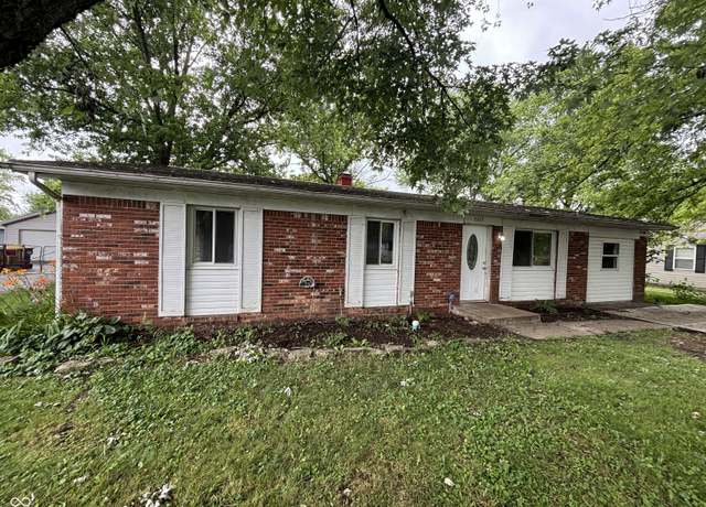 Property at 2015 Rosewood Dr, Anderson, IN 46011, 6 beds, 1.5 baths