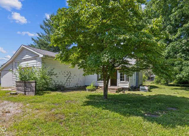 Property at 3858 E Park Ave, Terre Haute, IN 47805, 2 beds, 1 bath