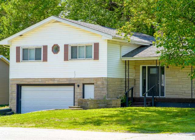 Property at 2721 W 34th St, Anderson, IN 46011, 5 beds, 2.5 baths